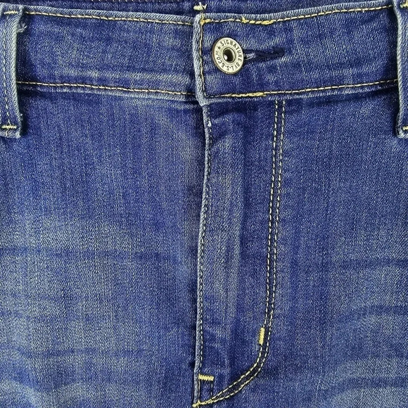 Levi's Signature high rise denim mini skirt - Picture 4 of 12